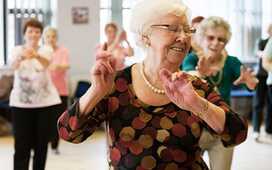 Лечить недержание мочи у пожилых женщин можно с помощью …танцев!