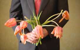 Если девушка – «свой парень», у партнёра может начаться ЭД